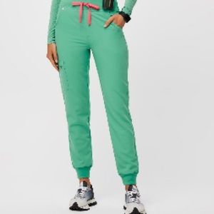 Figs Women’s Surgical Green High-Waisted Zamora Petite Jogger Scrub Pants